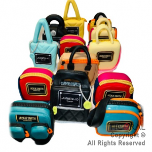 ADORNO CARTERAS MARCAS SURTIDAS PORCELANA FRIA G x 1